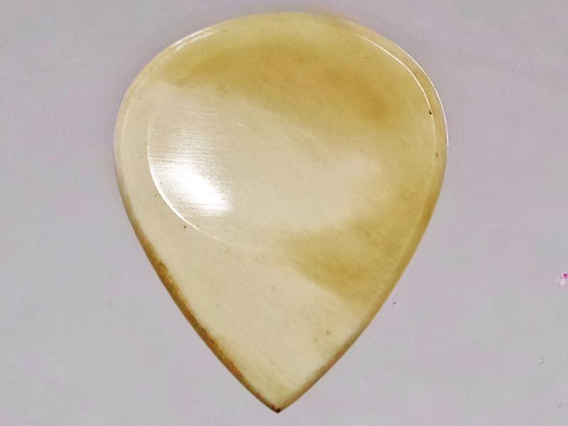 Animals Pedal Wild Picks (BB-TD-D-WH) Buffalo Bone Tear Drop Dent White