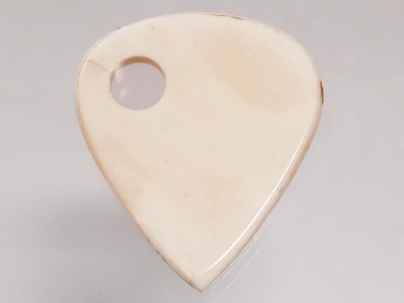 Animals Pedal Wild Picks (BB-TD-N-WH-SH) Buffalo Bone Tear Drop Side Hall White 3mm