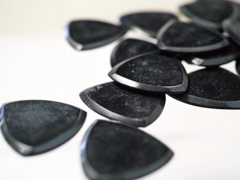 Animals Pedal Wild Picks (CHR-TC-N-BK) Cow Horn Tri Pick Chamfer Black 3mm