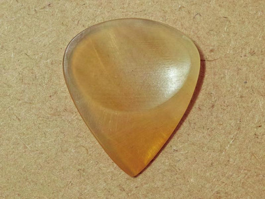 Animals Pedal Wild Picks (CHR-JP-DD-BL-S) Cow Horn Jazz Pick Double Dent Blond Small 2.5mm
