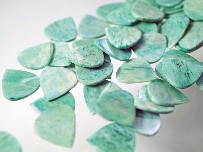 Animals Pedal Wild Picks (CB-JP-N-GR-S-2.0) Cow Bone Jazz Pick Green Small 2mm