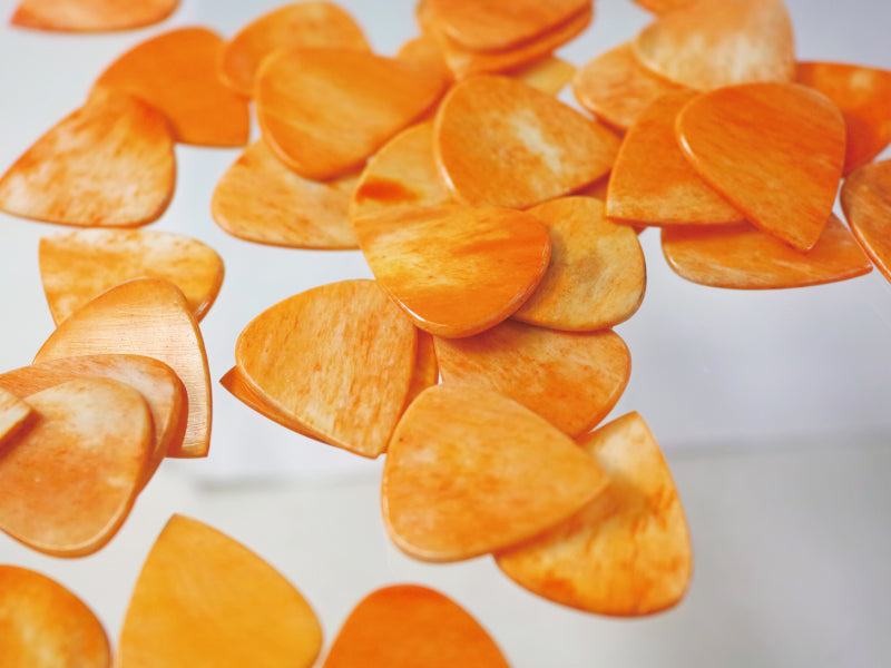 Animals Pedal Wild Picks (CB-TD-N-OR-2.5) Cow Bone Tear Drop Orange