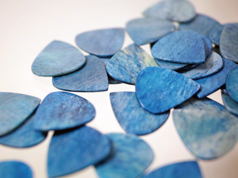 Animals Pedal Wild Picks (CB-TD-N-SB-S-1.5) Cow Bone Tear Drop Sky Blue Small