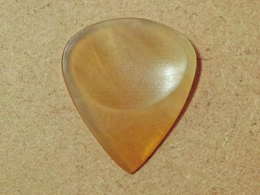 Animals Pedal Wild Picks (CHR-JP-DD-BL-S)　Cow Horn Jazz Pick Double Dent Blond Small 2.5mm